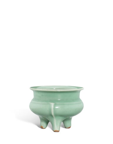 View full screen - View 1 of Lot 3674. A Longquan celadon tripod incense burner, Southern Song dynasty | 南宋 龍泉青釉鬲式爐.
