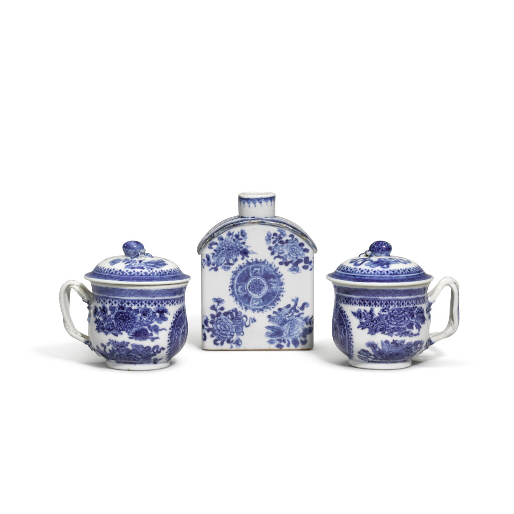 View full screen - View 1 of Lot 263. Pair of ‘Fitzhugh’ Custard Pots, Qing dynasty, circa 1800.