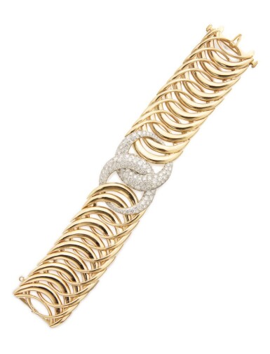 View full screen - View 1 of Lot 2. VERDURA | GOLD AND DIAMOND 'DOUBLE CRESCENT' BRACELET.