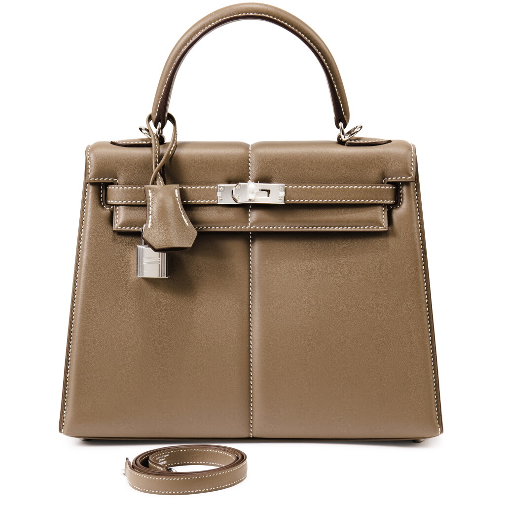 View full screen - View 1 of Lot 415. Etoupe Swift Padded Kelly 25 Sellier Palladium Hardware, 2022.