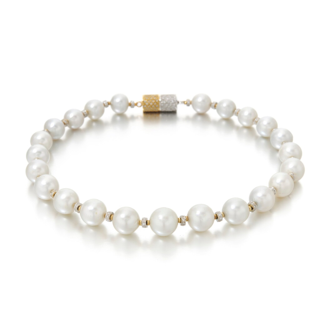View full screen - View 1 of Lot 135. Cultured pearl and diamond necklace (Collana in perle coltivate e diamanti).