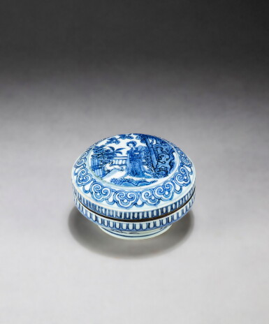 View full screen - View 1 of Lot 202. A blue and white 'ladies in the garden' box and cover Late Ming dynasty, 16th-17th century | 明晚期 十六至十七世紀 青花庭園仕女圖蓋盒.