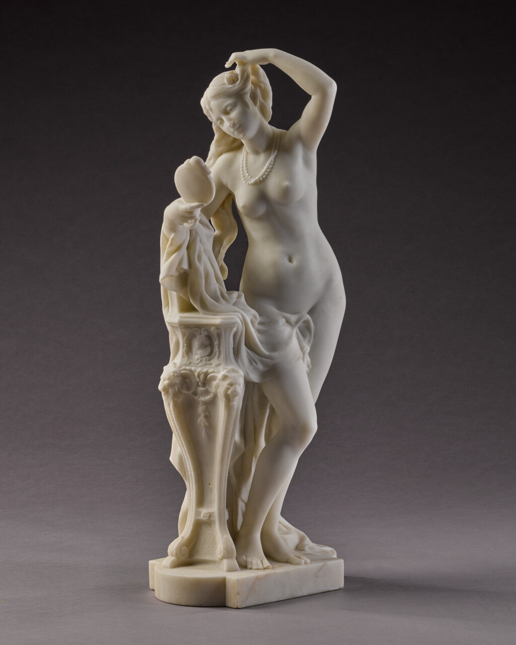 Voir en plein écran - Voir 1 du lot 13. Nude at her toilette.