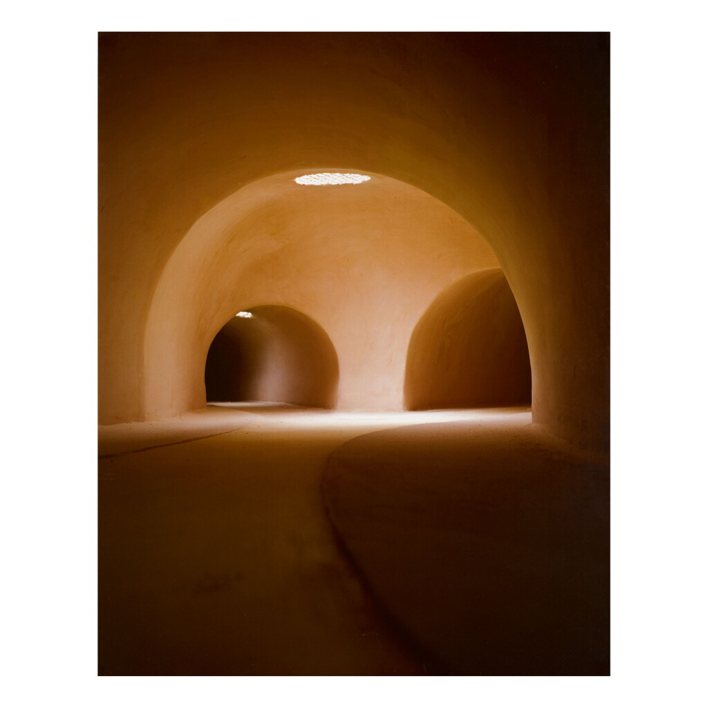 全萤幕检视 - 查看37JAMES CASEBERE | TWO TUNNELS FROM THE RIGHT (VERTICAL)的1
