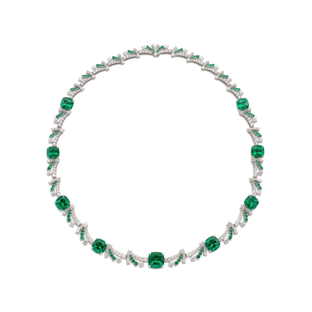View full screen - View 1 of Lot 1907. Emerald and Diamond Necklace | 天然「哥倫比亞」無油祖母綠 配 鑽石 項鏈 (9顆祖母綠共重20.05克拉).