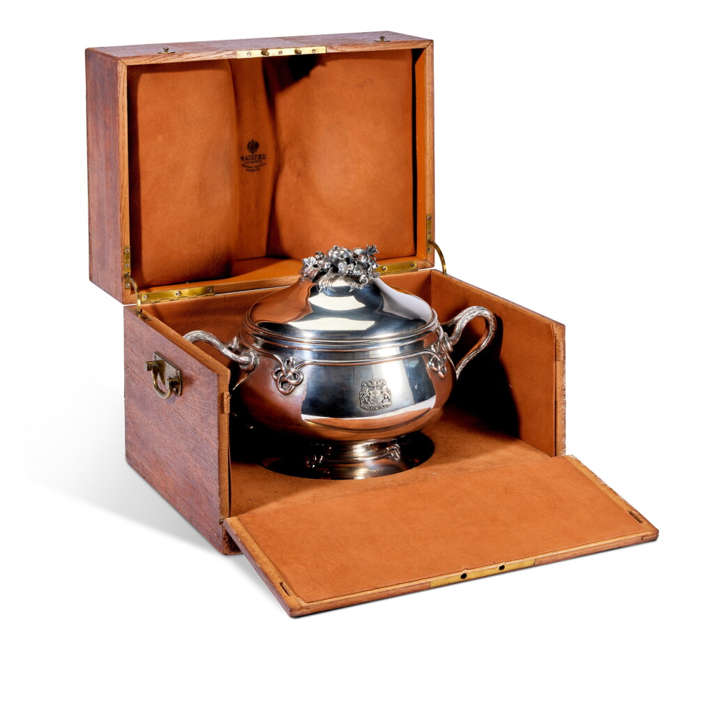 View full screen - View 1 of Lot 170. A Fabergé silver soup tureen and cover, Moscow, 1908-1917 .
