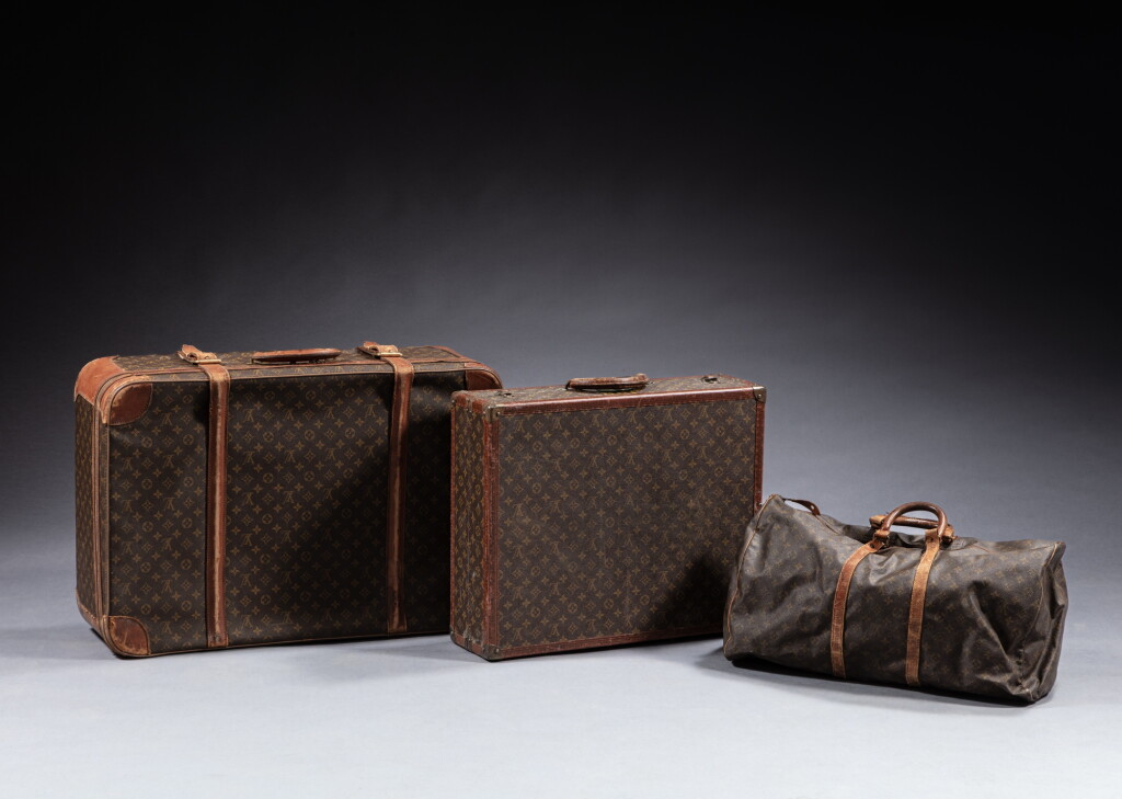 View full screen - View 1 of Lot 383. Ensemble de sacs et valises en cuir, vers 1980.