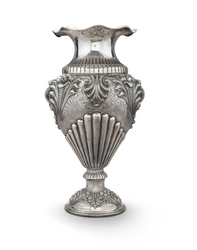 View full screen - View 1 of Lot 12. A large umbrella holder vase, Buccellati, Milan, end of the 20th century | Grand vase porte-parapluie par Buccellati, Milan, fin du XXe siècle.