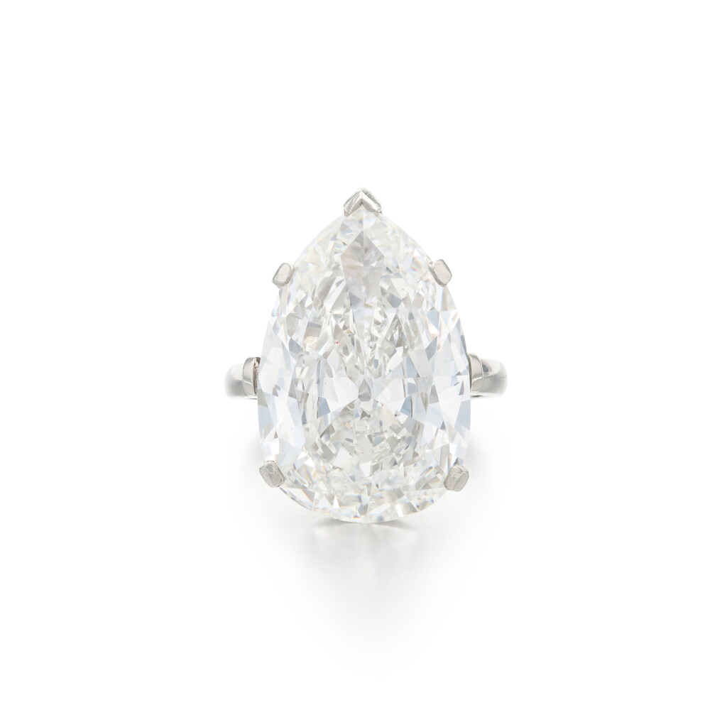 View full screen - View 1 of Lot 154. Bague diamant | Diamond ring.