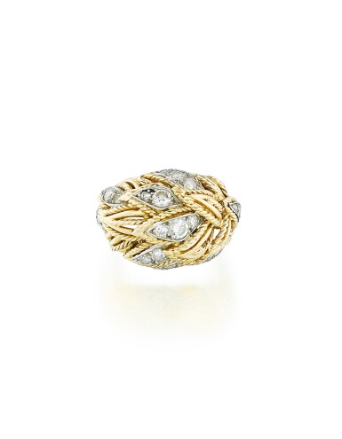 View full screen - View 1 of Lot 71. Bague diamants | Diamond ring.