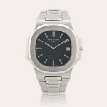 Nautilus, reference 3700/1A-050 Montre bracelet en acier avec date | Stainless steel wristwatch with date and bracelet Vers 1977 | Circa 1977