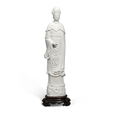 View full screen - View 1 of Lot 331. A Dehua figure of Guanyin, Qing dynasty, Kangxi period.