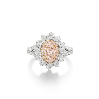 View full screen - View 1 of Lot 2710. Diamond Ring | 鑽石戒指.