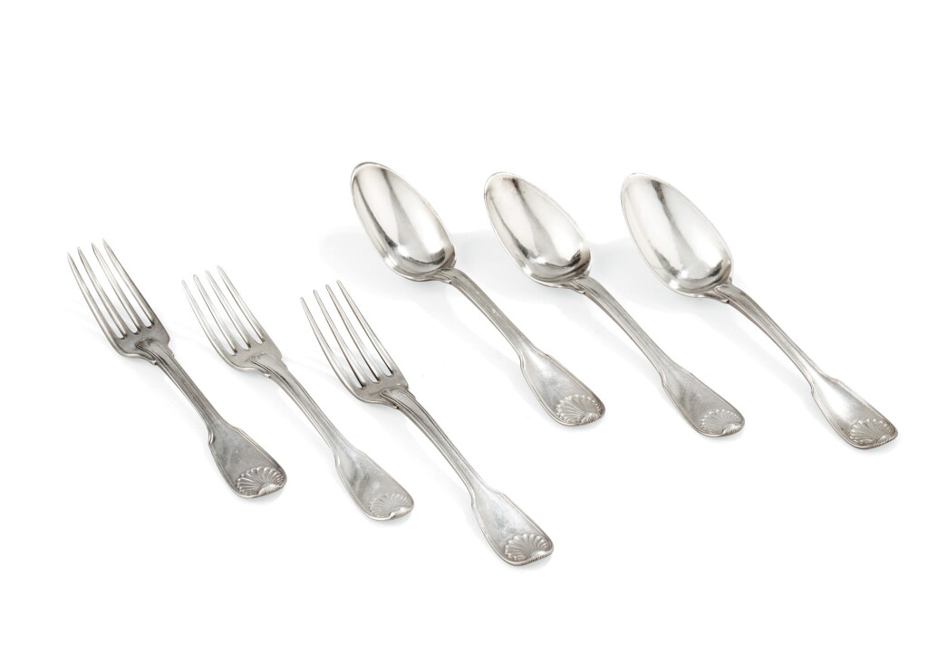View full screen - View 1 of Lot 189. A SET OF TWELVE SILVER SPOONS AND TWELVE SILVER FORKS, THREE DIFFERENT MAKERS, PARIS, 18TH CENTURY | ENSEMBLE DE DOUZE COUVERTS DE TABLE EN ARGENT MODÈLE FILETS COQUILLES ARMORIÉ, PARIS, PAR TROIS ORFÈVRES, XVIIIE SIÈCLE.