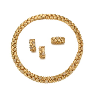 View full screen - View 1 of Lot 330. Suite of Gold and Diamond Jewels.