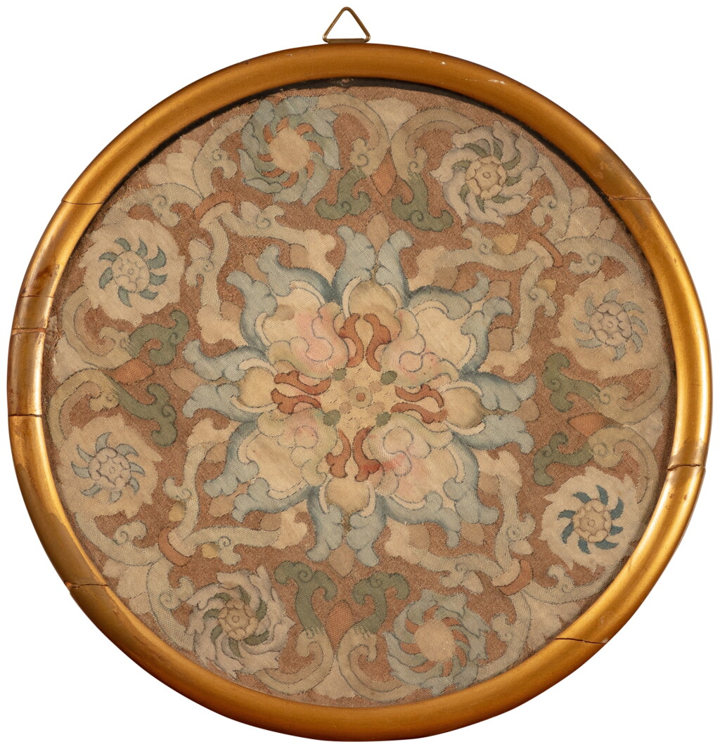 全螢幕檢視 - 查看47A group of three kesi panels, Qing dynasty, 18th - 19th century | 清十八至十九世紀 緙絲掛屏一組三件的1