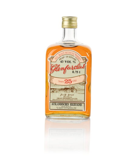 View full screen - View 1 of Lot 14. Glenfarclas 25 Year Old 43.0 abv NV (1 BT 75cl).