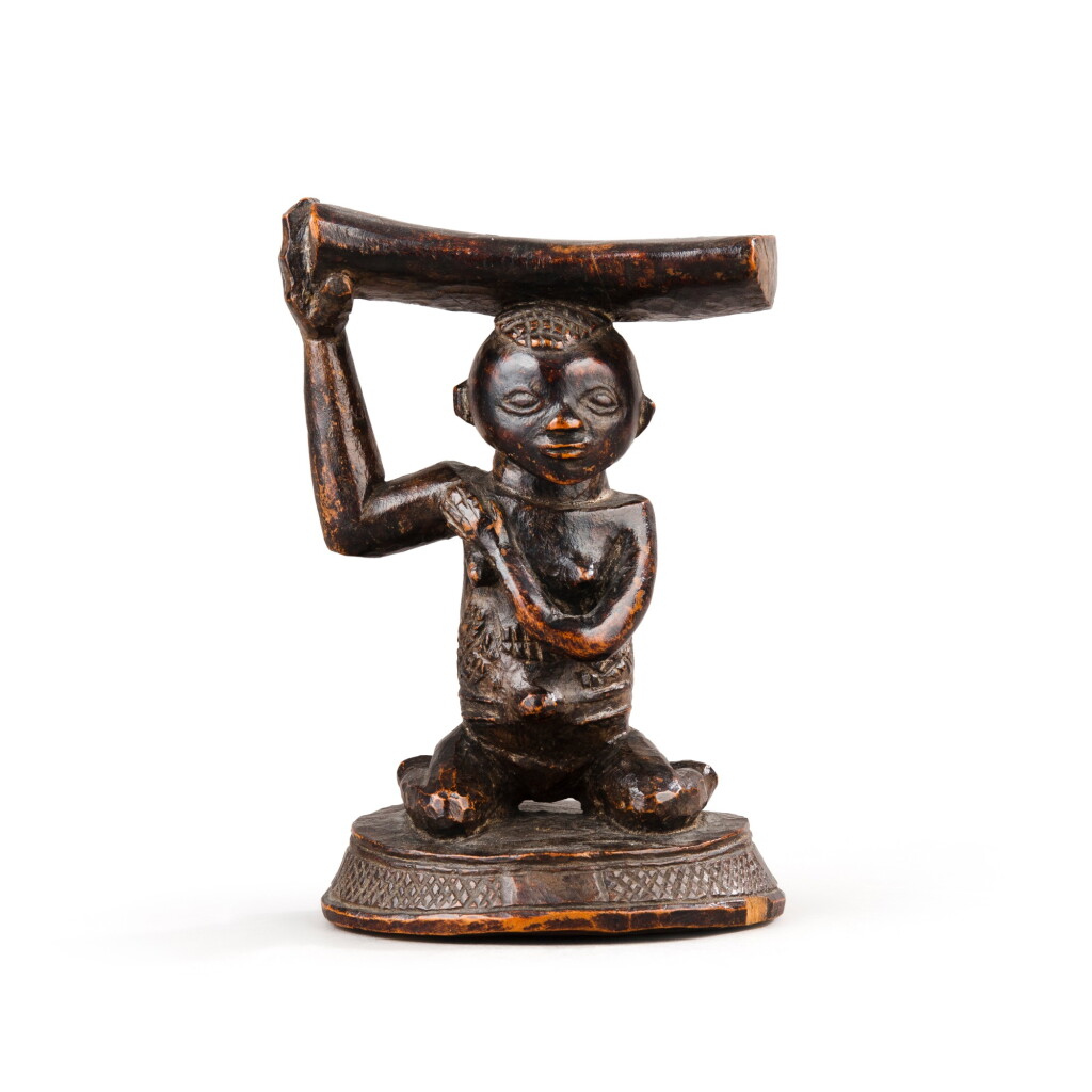 View full screen - View 1 of Lot 3. Luba Neckrest, attributed to the Master of the New Orleans Maternity, Republic Democratic of the Congo | Appuie-nuque attribué au Maitre de la maternité de la Nouvelle-Orléans, Luba, République démocratique du Congo.
