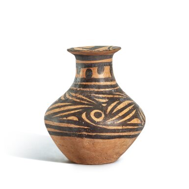 View full screen - View 1 of Lot 803. A small painted pottery jar Majiayao culture, Shilingxia to Majiayao phase, c. 3800-2700 B.C. 馬家窰文化石嶺下至馬家窰類型 彩陶瓶.