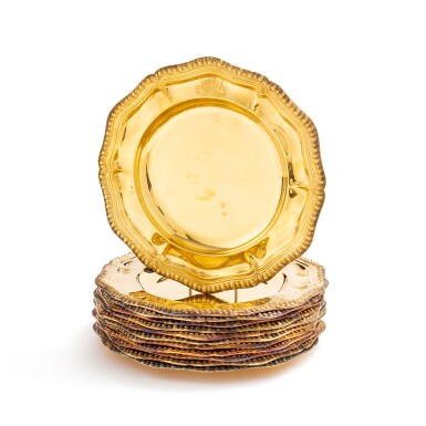 View full screen - View 1 of Lot 406. A set of 12 silver-gilt plates, Jean-Baptiste Gustave Odiot, Paris, circa 1870 | Ensemble de 12 assiettes en vermeil par Jean-Baptiste Gustave Odiot, Paris, vers 1870.
