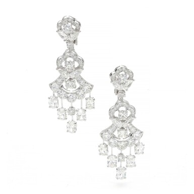 View full screen - View 1 of Lot 48. GRAFF | PAIR OF DIAMOND PENDENT EARRINGS.