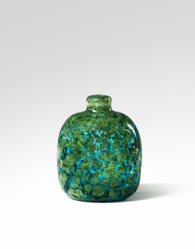 View full screen - View 1 of Lot 6. Flacon méplat.