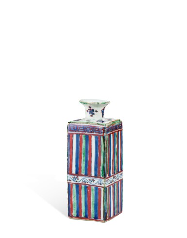 View full screen - View 1 of Lot 5159. A unique wucai stripe square bottle vase, Ming dynasty, Tianqi period | 明天啟 五彩條紋方壺.