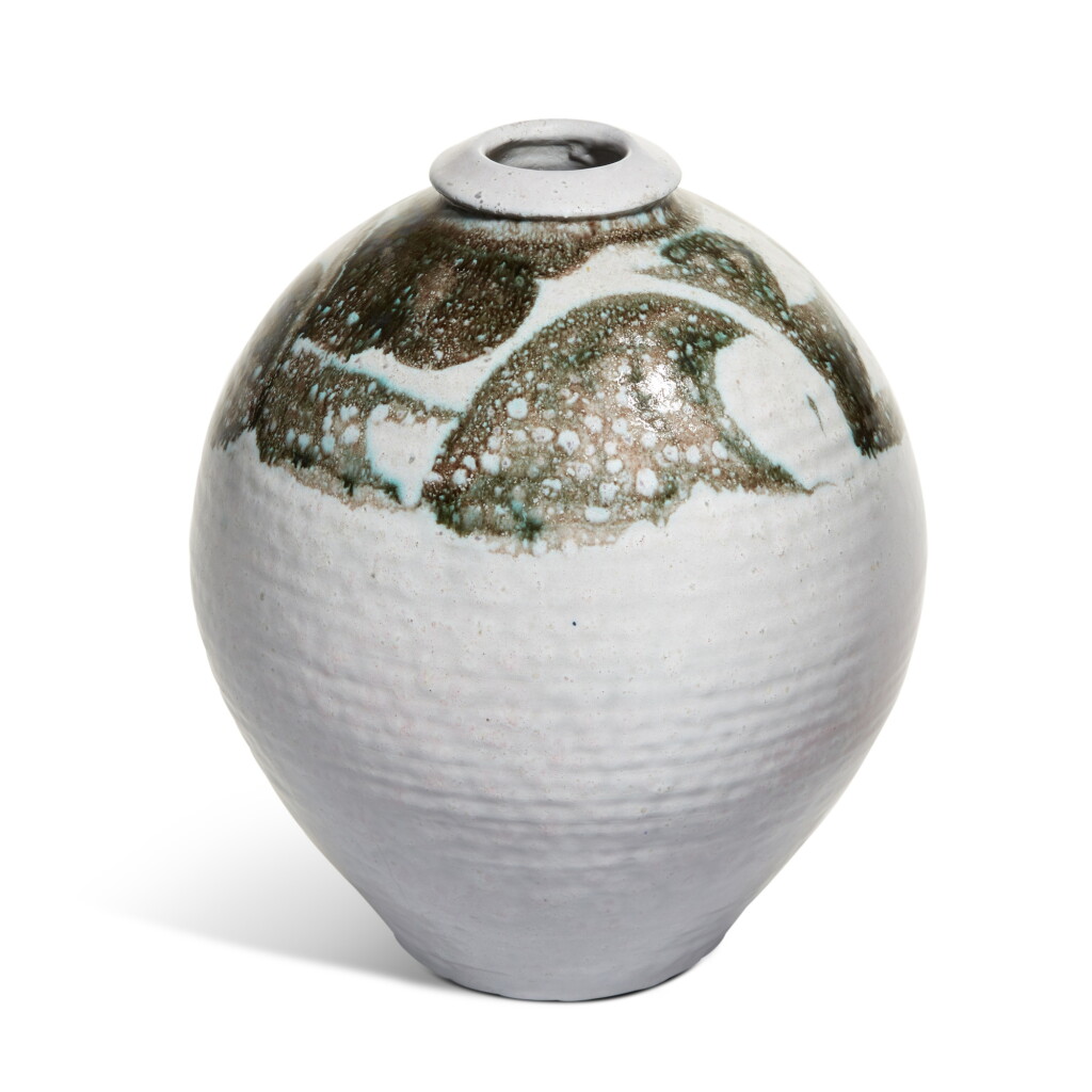 View full screen - View 1 of Lot 763. Globular Vessel.