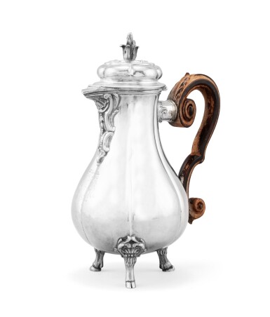 View full screen - View 1 of Lot 324. An Italian silver coffee-pot, Vincenzo I Belli, Roma, circa 1760 | Cafetière en argent par Vincenzo I Belli, Rome, vers 1760.