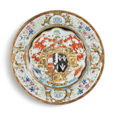 View full screen - View 1 of Lot 467. A Chinese Export Armorial Plate, Qing Dynasty, Qianlong Period, circa 1743 | 清乾隆 約1743年 粉彩紋章圖盤.