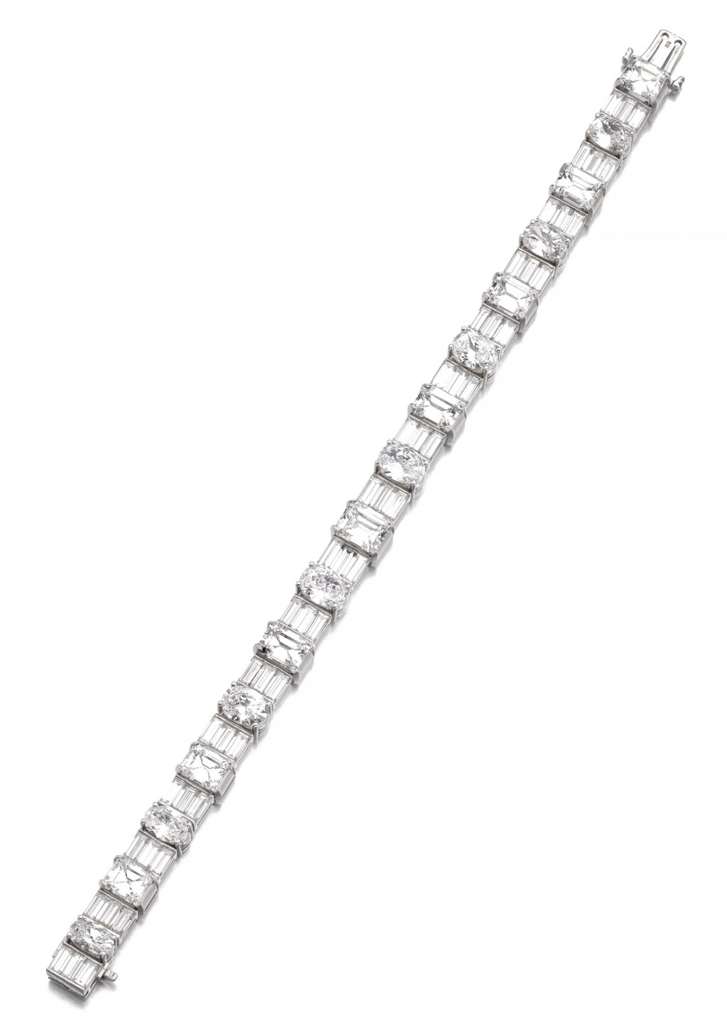 View full screen - View 1 of Lot 734. Diamond bracelet | 鑽石手鏈.