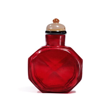 View full screen - View 1 of Lot 781. A ruby-red glass faceted snuff bottle, Mark and period of Qianlong | 清乾隆 寶石紅料八方鼻煙壺 《乾隆年製》款.