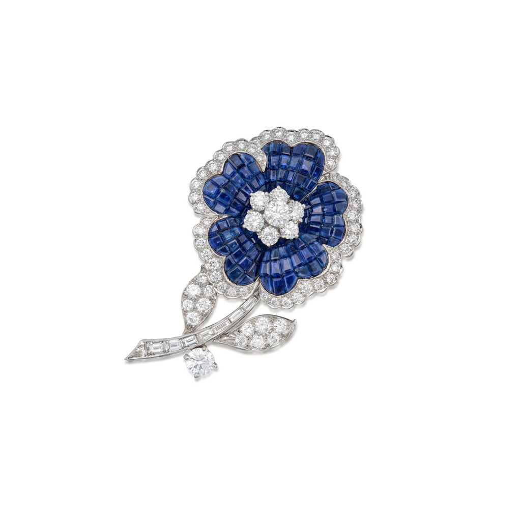 View full screen - View 1 of Lot 70. 'Mystery-Set' Sapphire and Diamond Clip-Brooch | 梵克雅寶 | 密鑲藍寶石及鑽石胸針.