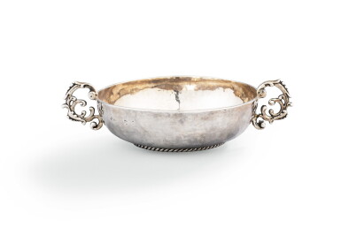 View full screen - View 1 of Lot 211. A SILVER TWO-HANDLED WEDDING-CUP, POSSIBLY NORTHERN FRANCE, CIRCA 1680 | COUPE DE MARIAGE EN ARGENT, PEUT-ÊTRE NORD DE LA FRANCE, VERS 1680 .