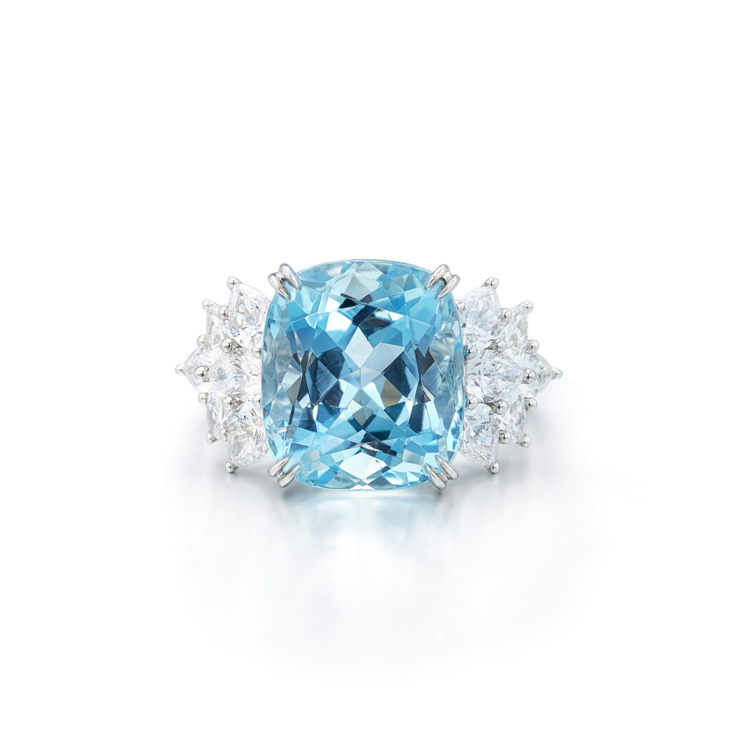 View full screen - View 1 of Lot 1801. Aquamarine and Diamond Ring | 海瑞溫斯頓 | 7.46克拉 海藍寶 配 鑽石 戒指.