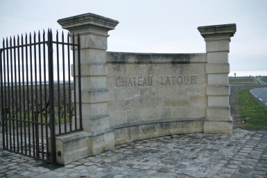 View full screen - View 1 of Lot 8333. Les Forts de Latour 2016 (3 MAG).