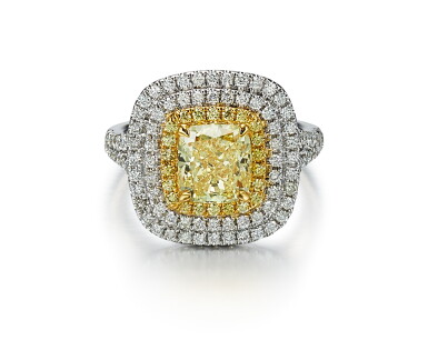View full screen - View 1 of Lot 9186. FANCY YELLOW DIAMOND AND DIAMOND RING | 2.01卡拉 古墊形 彩黃色 SI2淨度 鑚石 配 鑚石 戒指.