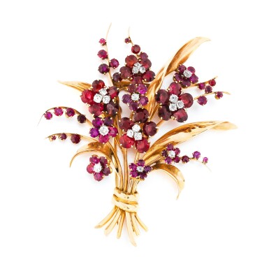 View full screen - View 1 of Lot 748. Broche rubis, spinelles et diamants | Ruby, spinel and diamond brooch.