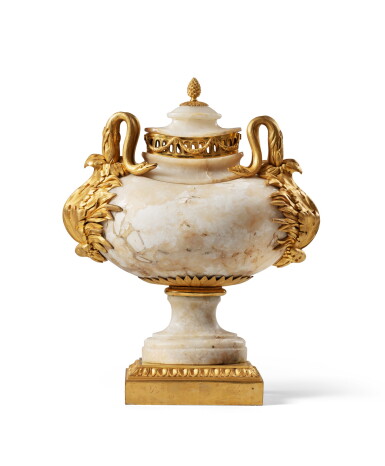 View full screen - View 1 of Lot 87. A Louis XVI gilt-bronze mounted alabaster covered urn | Urne couverte en albâtre et bronze doré d'époque Louis XVI.