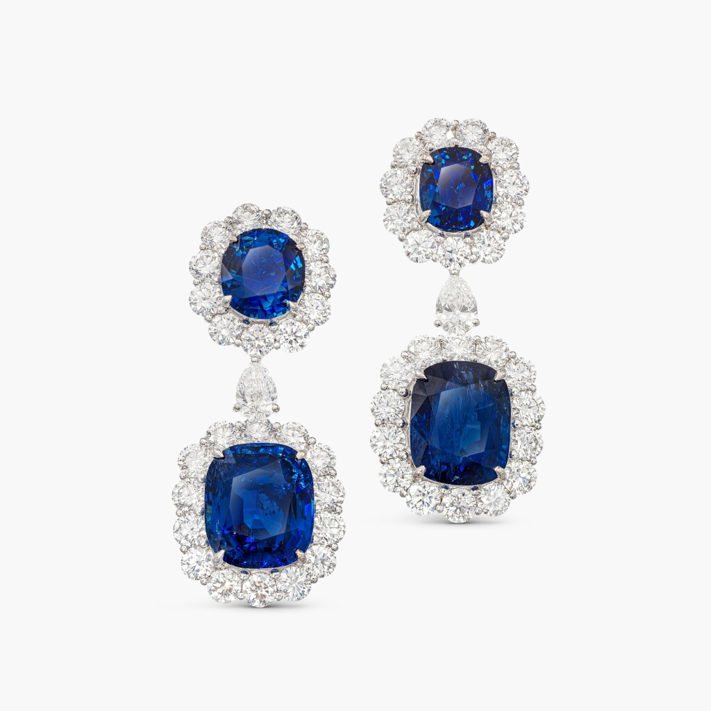 View full screen - View 1 of Lot 1612. Pair of Sapphire and Diamond Pendant Earrings | 天然 「緬甸」未經加熱藍寶石 配 鑽石 耳墜一對(藍寶石總重24.51克拉).