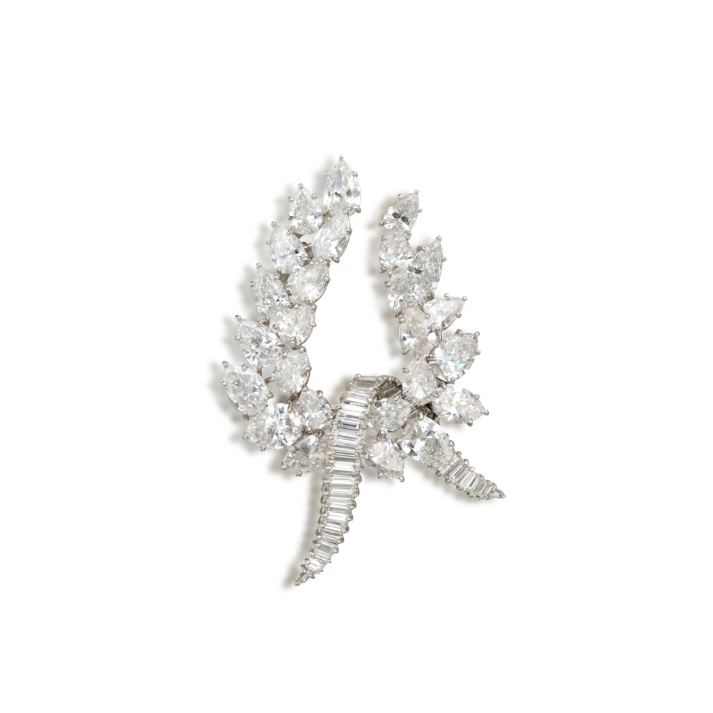 View full screen - View 1 of Lot 111. Diamond Brooch.