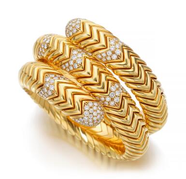 View full screen - View 1 of Lot 11. GOLD AND DIAMOND BANGLE, 'SPIGA' | BULGARI.
