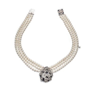View full screen - View 1 of Lot 1721. CULTURED PEARL, ENAMEL AND DIAMOND NECKLACE | 御木本 | 養殖珍珠 配 琺瑯彩 及 鑽石 項鏈.