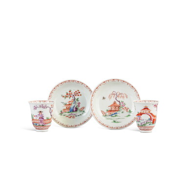 View full screen - View 1 of Lot 789. A pair of Vienna (Du Paquier) porcelain beakers and stands, circa 1725-30.