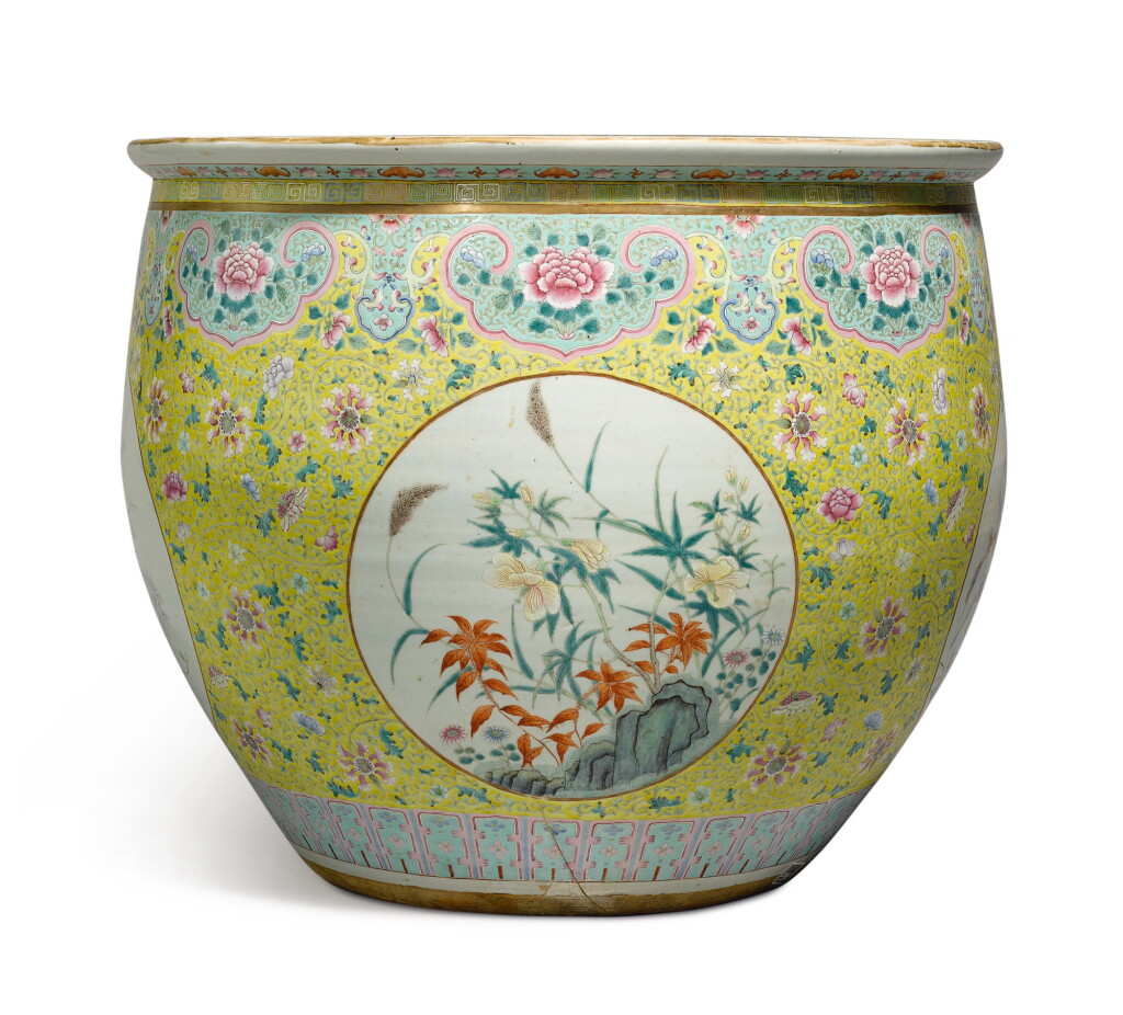 View full screen - View 1 of Lot 1156. A VERY LARGE YELLOW-GROUND FAMILLE-ROSE FISHBOWL, 19TH / 20TH CENTURY.