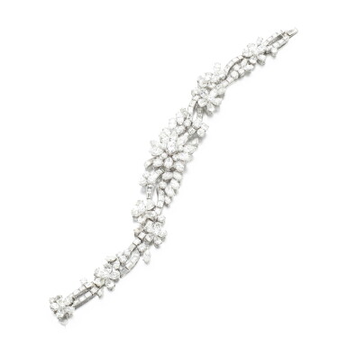 View full screen - View 1 of Lot 1050. Diamond bracelet.