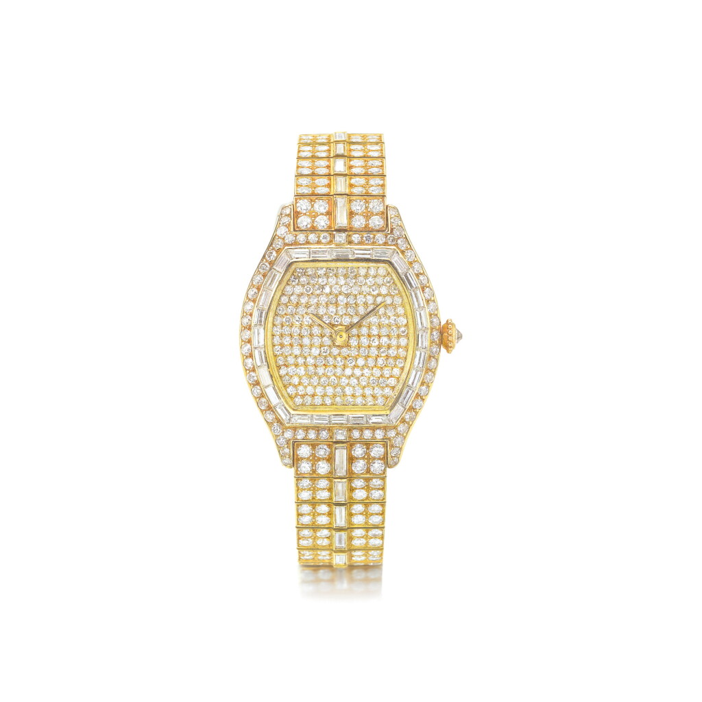 View full screen - View 1 of Lot 889. CARTIER | TORTUE, A YELLOW GOLD AND DIAMOND-SET TONNEAU BRACELET WATCH, CIRCA 1990 | 卡地亞 | 「TORTUE」黃金鑲鑽石鍊帶腕錶,年份約1990.