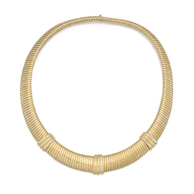 View full screen - View 1 of Lot 53. Gold necklace.