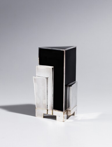 View full screen - View 1 of Lot 13. Boîte.