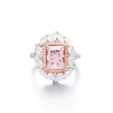 View full screen - View 1 of Lot 235. Very Light Pink Diamond and Diamond Ring | 3.02克拉 輕淡粉紅色鑽石 配 鑽石 戒指.